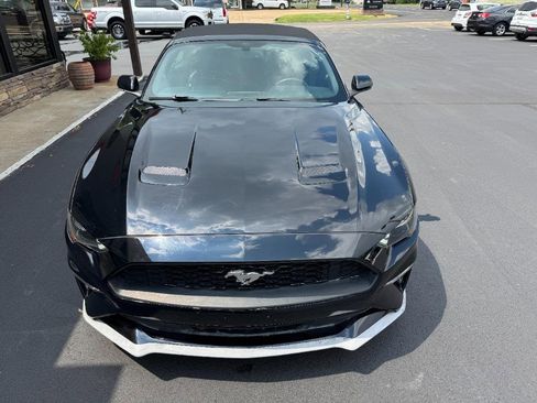 Used 2020 Ford Mustang Premium image 10