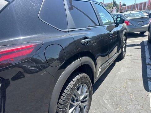 Used 2023 Nissan Rogue S AWD/4WD image 5