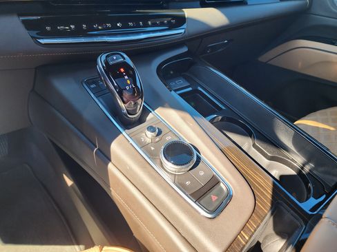 Used 2023 Cadillac Escalade ESV Premium Luxury w/ Performance Package image 37