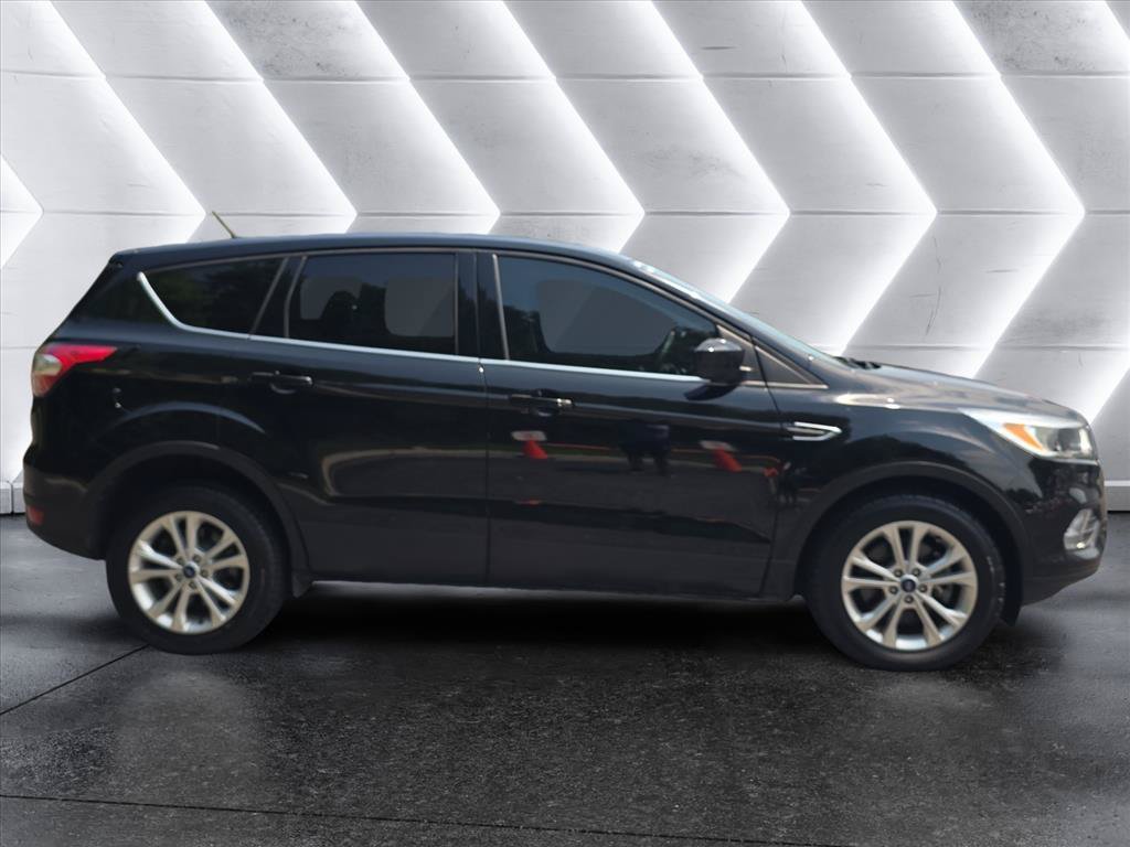Used 2017 Ford Escape SE w/ SE Cold Weather Package FWD image 6