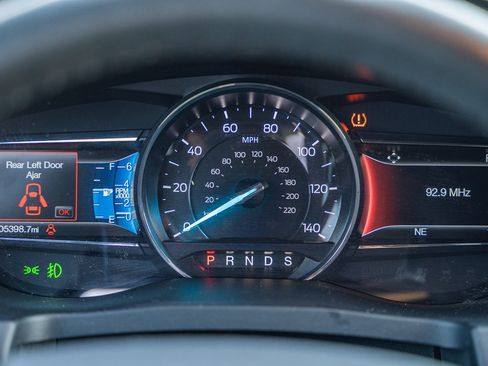 Certified 2017 Ford Explorer XLT w/ Equipment Group 202A image 25