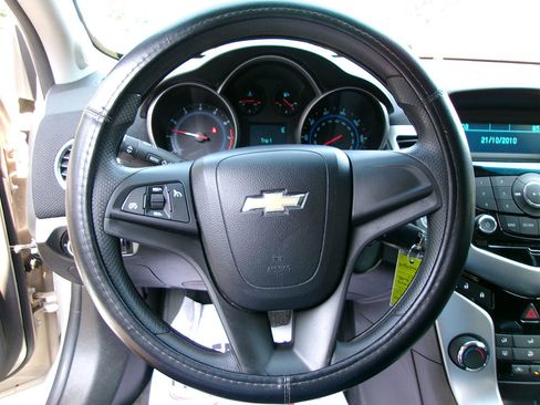 Used 2011 Chevrolet Cruze LT image 16