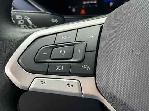 Certified 2024 Volkswagen Taos SE FWD image 26