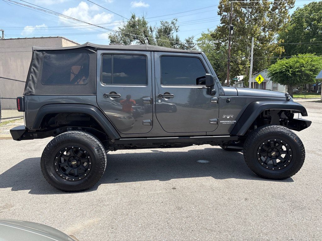 Used 2016 Jeep Wrangler Unlimited Sahara w/ Connectivity Group AWD/4WD image 6
