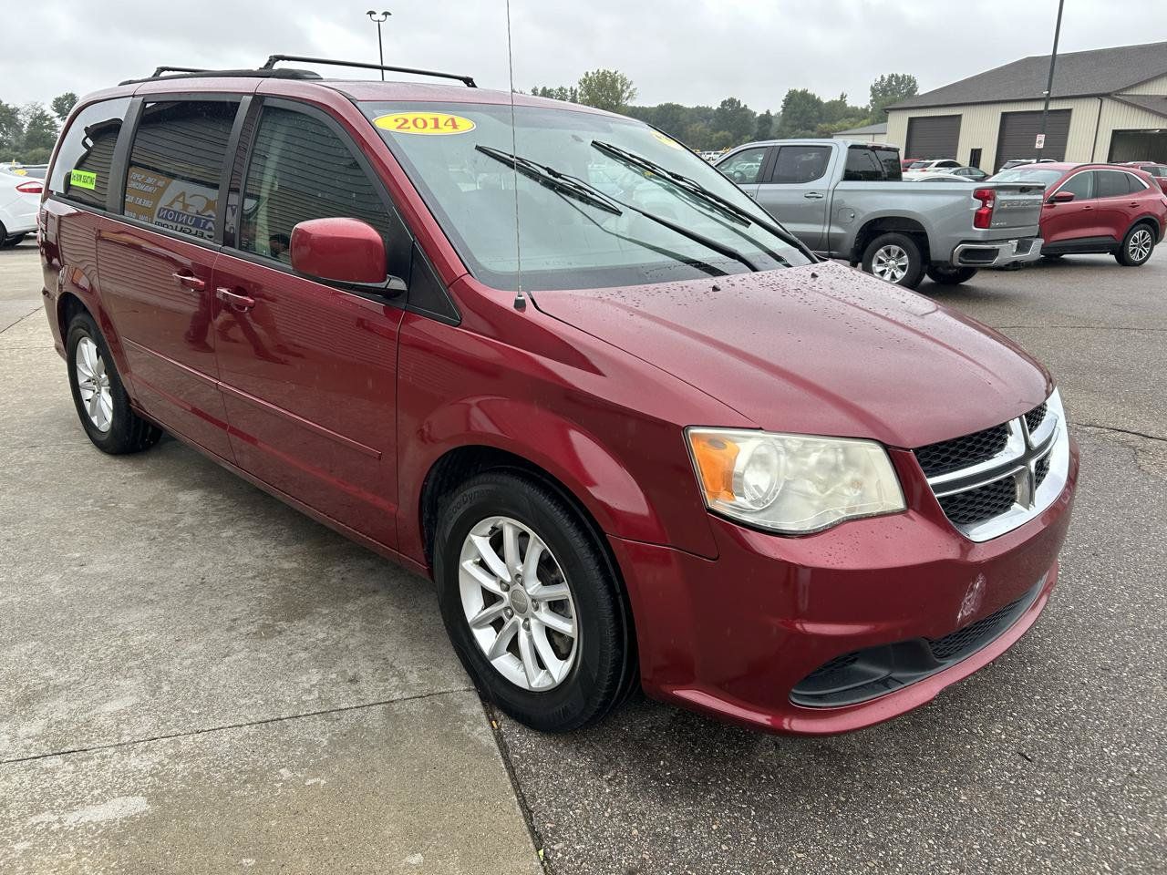 Used 2014 Dodge Grand Caravan SXT FWD image 3