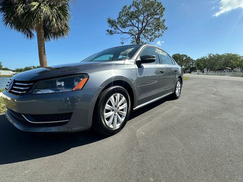 Used 2014 Volkswagen Passat 1.8T Wolfsburg Edition image 5
