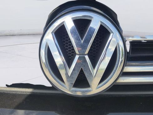 Used 2017 Volkswagen Tiguan S FWD image 9