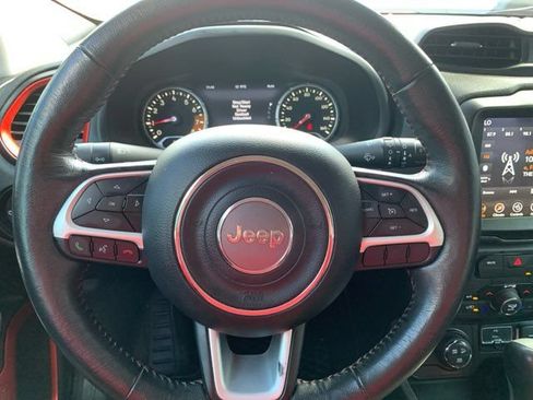 Used 2021 Jeep Renegade Trailhawk AWD/4WD image 30