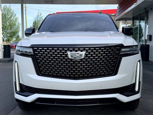 Used 2023 Cadillac Escalade Premium Luxury AWD/4WD image 7