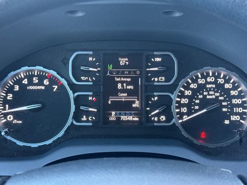 Used 2018 Toyota Tundra SR5 w/ SR5 Upgrade Package AWD/4WD image 23