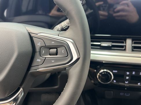 New 2025 Chevrolet Trax LT w/ Driver Confidence Package image 30