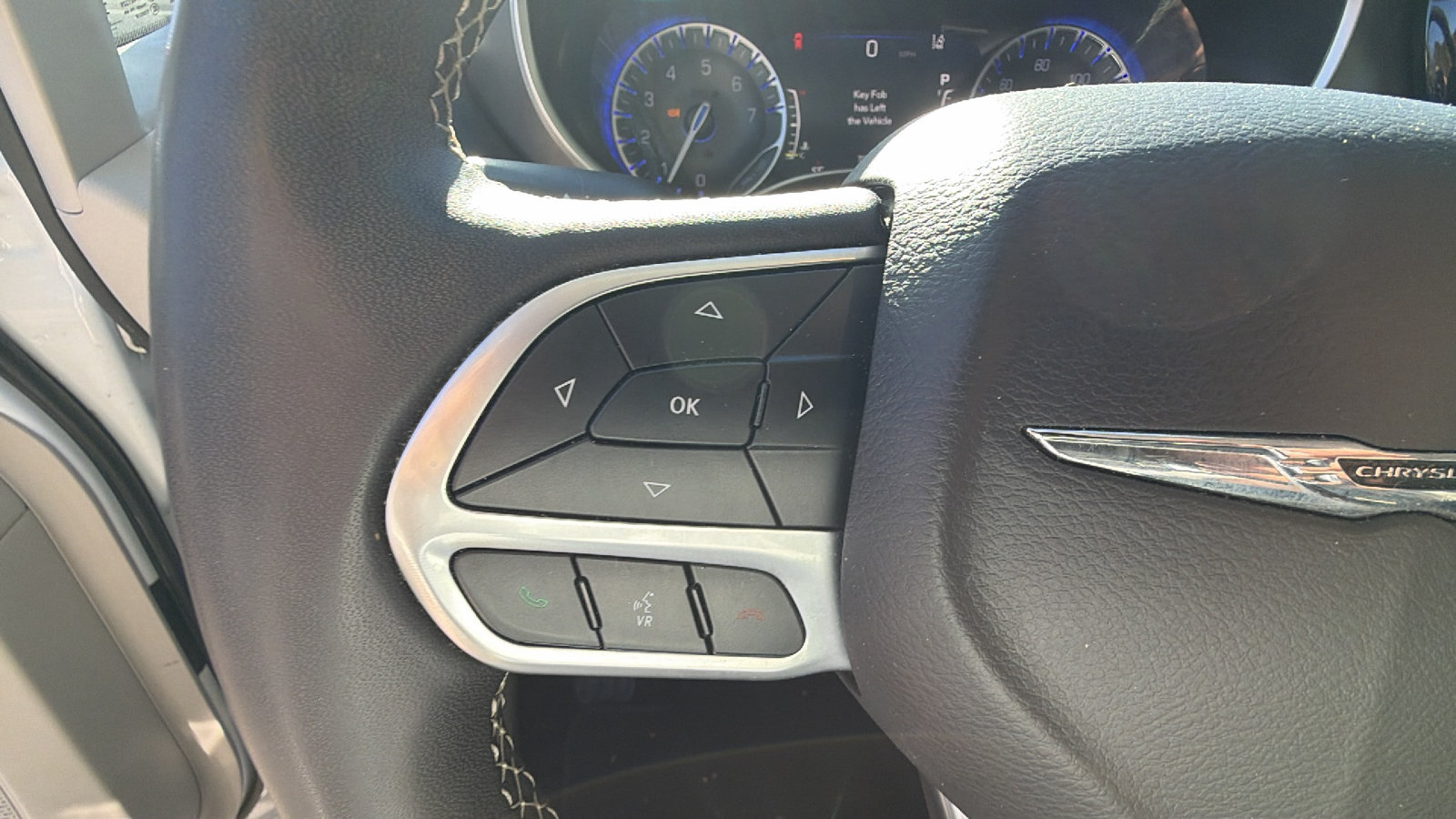 Used 2024 Chrysler Pacifica Touring-L FWD image 23