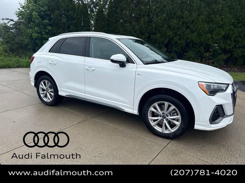 Used 2022 Audi Q3 2.0T Premium w/ Convenience Package AWD/4WD image 2