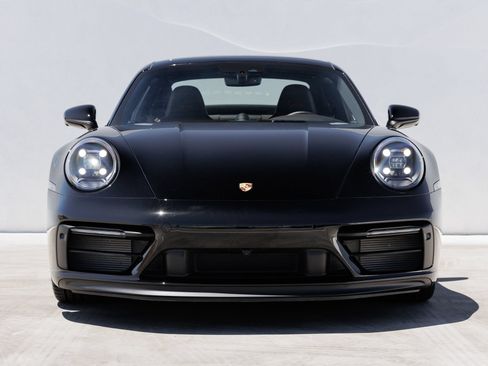 Certified 2024 Porsche 911 Carrera GTS RWD image 10