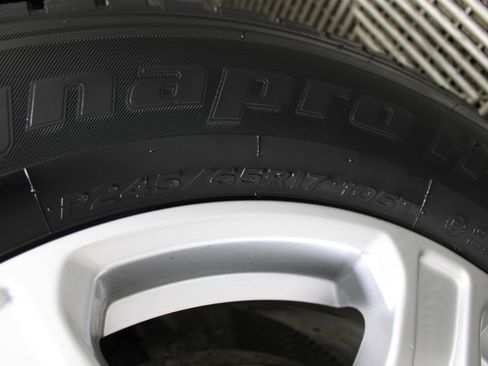 Used 2018 GMC Acadia SLE image 40