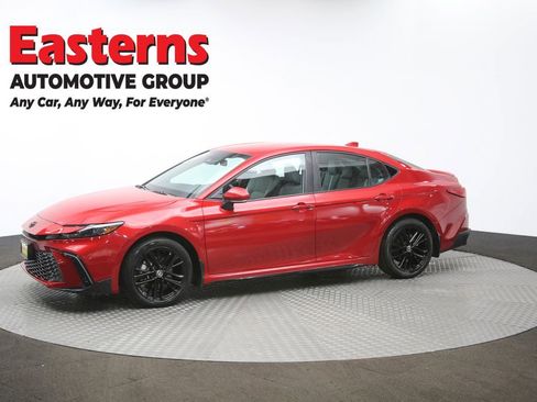 Used 2025 Toyota Camry SE w/ Convenience Package image 57