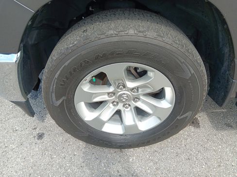 Used 2024 RAM 1500 Laramie image 2