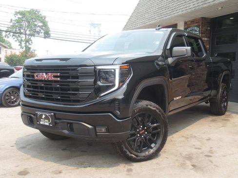 Used 2025 GMC Sierra 1500 Elevation w/ Preferred Package AWD/4WD image 37