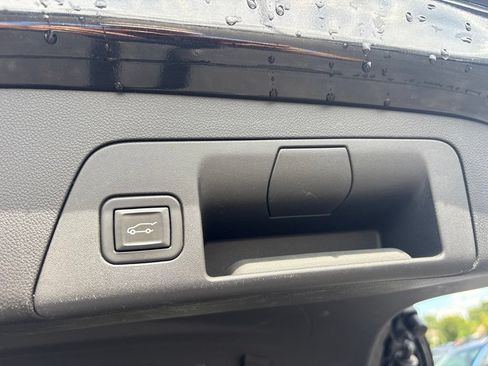 Used 2021 Buick Envision Essence w/ Technology Package I FWD image 26