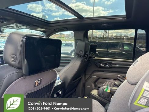 Used 2021 GMC Yukon XL Denali w/ Advanced Technology Package image 9