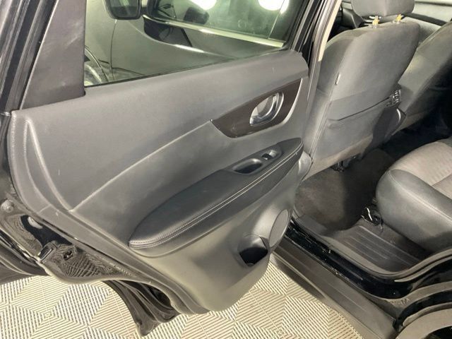Used 2020 Nissan Rogue SV AWD/4WD image 23