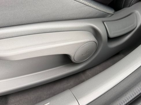 Used 2025 Hyundai Elantra SEL FWD image 14