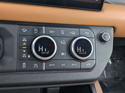 Used 2023 Land Rover Defender 110 X image 16