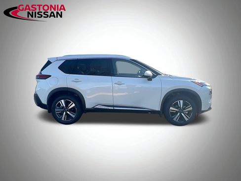 Used 2023 Nissan Rogue SL w/ SL Premium Package image 10