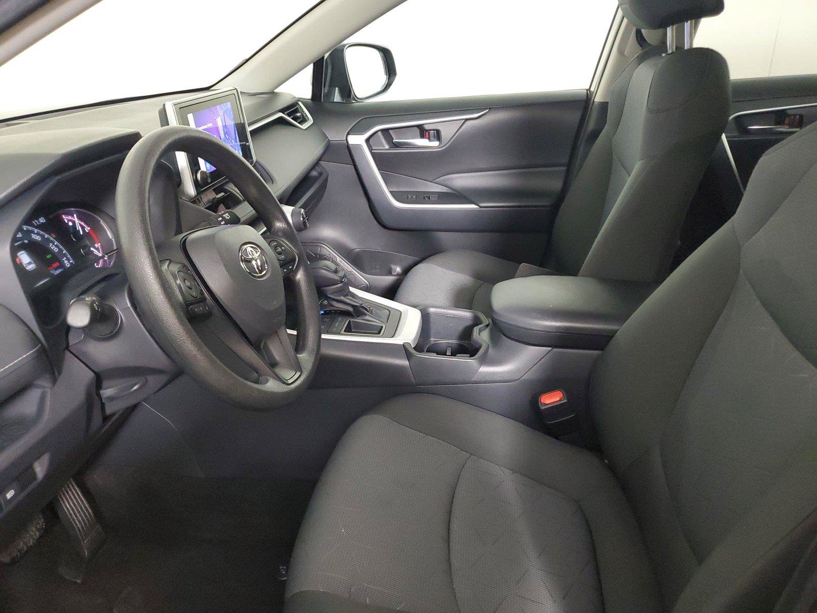 Used 2025 Toyota RAV4 XLE FWD image 20