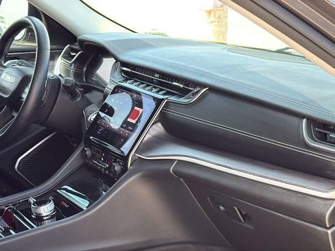 Used 2021 Jeep Grand Cherokee L Limited image 32