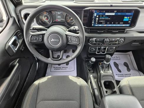 Used 2025 Jeep Wrangler Unlimited Sport AWD/4WD image 13