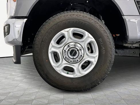Used 2025 Ford F350 XLT w/ FX4 Off-Road Package image 8