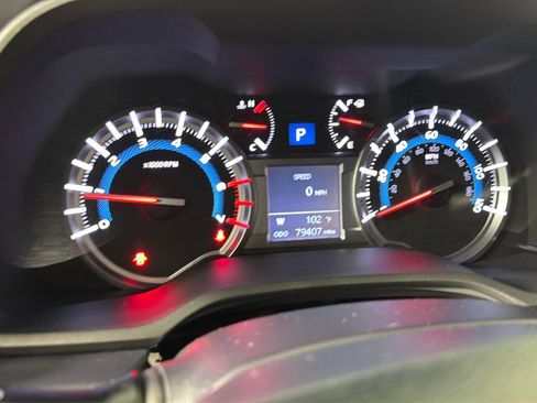 Used 2019 Toyota 4Runner SR5 AWD/4WD image 19