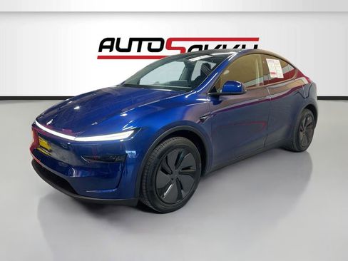 Used 2026 Tesla Model Y Long Range AWD/4WD image 3