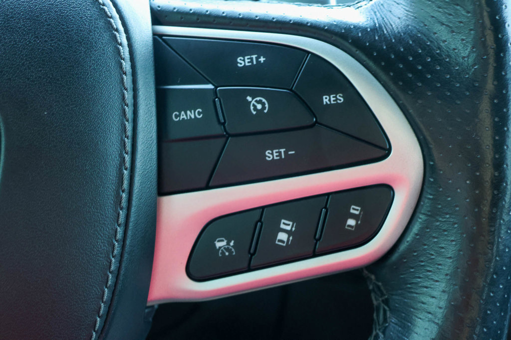 Used 2020 Jeep Grand Cherokee Trackhawk AWD/4WD image 33