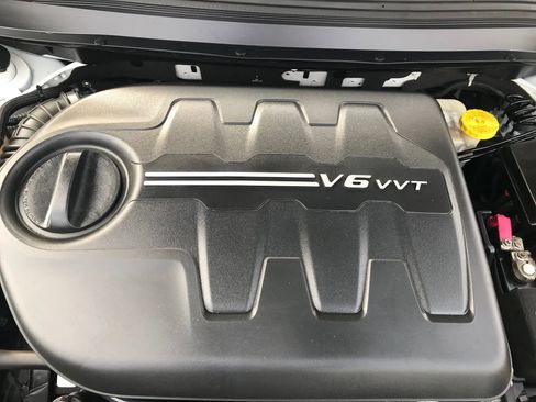 Used 2016 Jeep Cherokee Trailhawk w/ Comfort/Convenience Group image 60