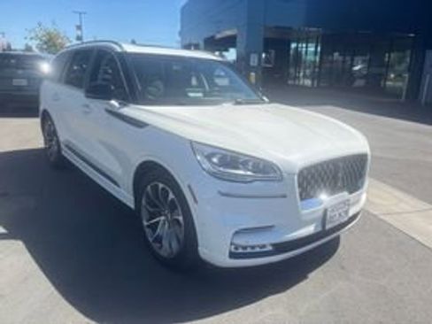 Used 2021 Lincoln Aviator Grand Touring w/ Equipment Group 302A AWD/4WD image 3