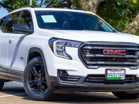 Used 2022 GMC Terrain AT4 w/ Infotainment Package II image 10