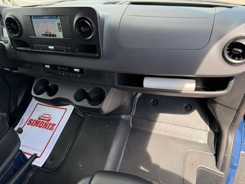 Used 2019 Mercedes-Benz Sprinter 2500 image 28