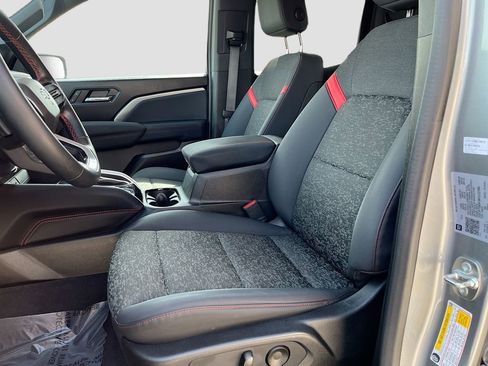 Used 2024 Chevrolet Colorado Z71 w/ Z71 Convenience Package 2 image 22