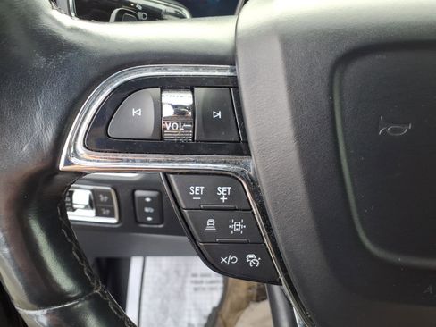 Used 2022 Lincoln Navigator Reserve image 16