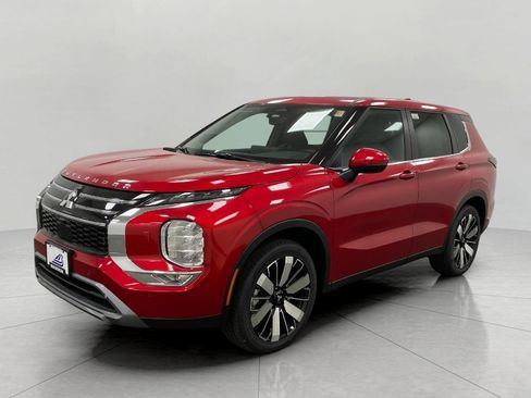 New 2025 Mitsubishi Outlander SE image 9