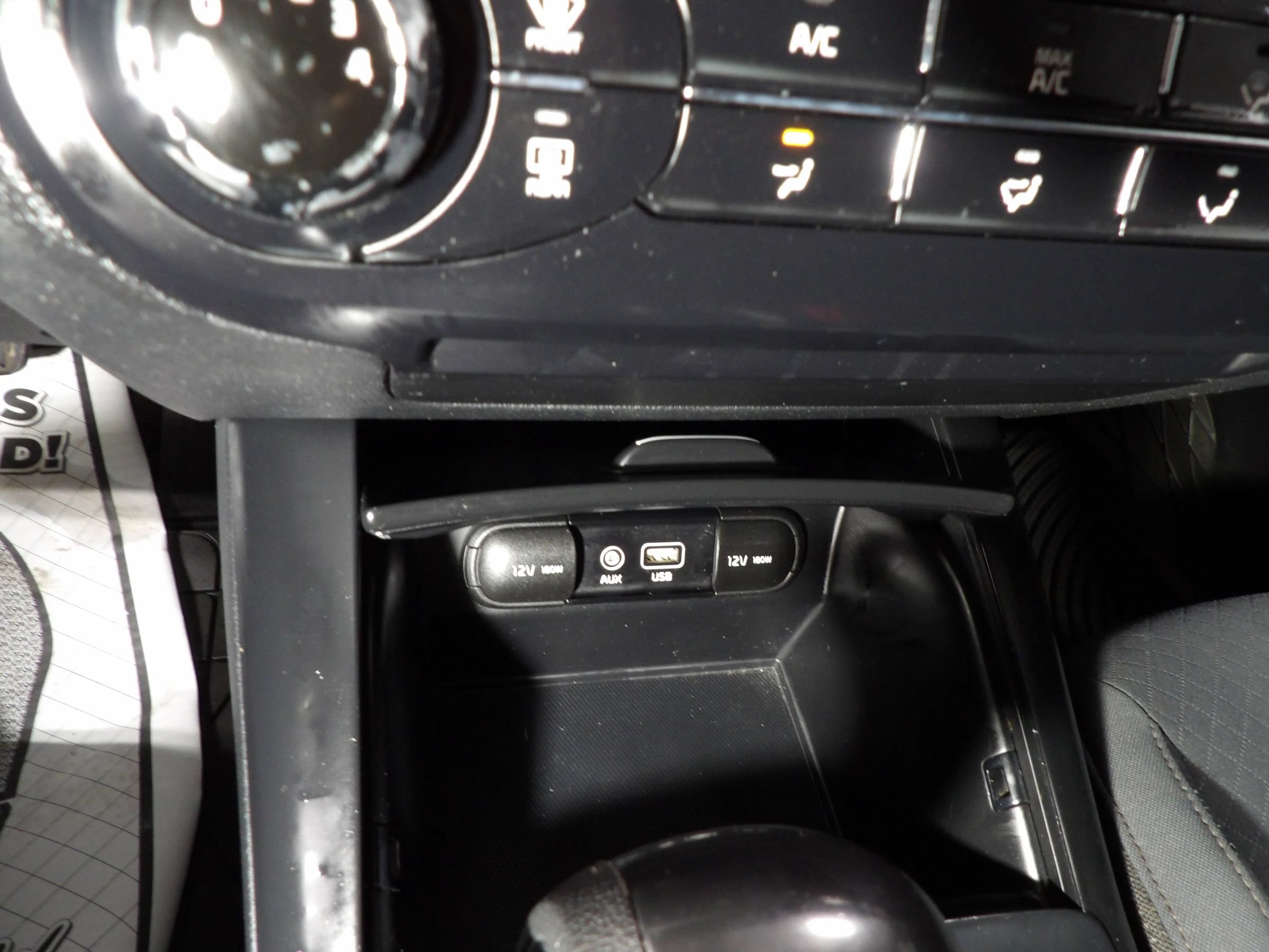 Used 2017 Kia Sorento FWD image 16