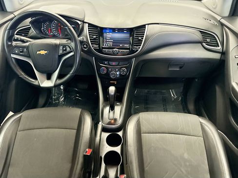 Used 2021 Chevrolet Trax LT w/ Driver Confidence Package image 12