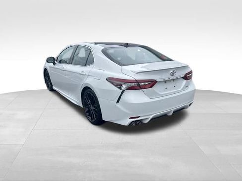 Used 2022 Toyota Camry XSE FWD image 9