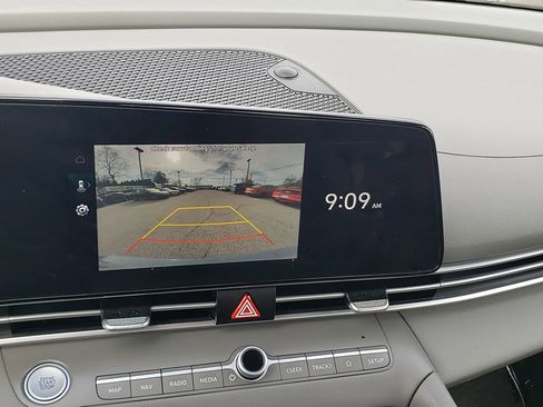 Used 2023 Hyundai Elantra SEL w/ Convenience Package image 22