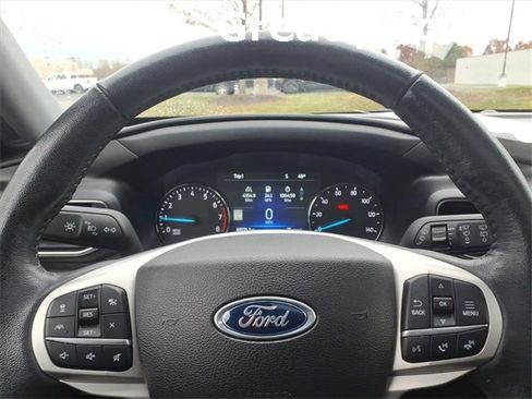 Used 2023 Ford Explorer XLT w/ Equipment Group 202A image 19