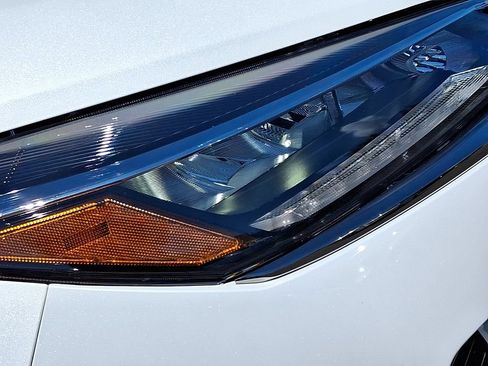 Certified 2023 Nissan Kicks SR w/ SR Premium Package FWD image 9