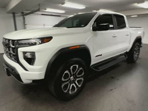 Used 2024 GMC Canyon AT4 w/ AT4 Premium Package AWD/4WD image 4