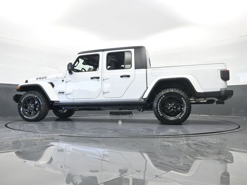 Used 2024 Jeep Gladiator Sport image 61